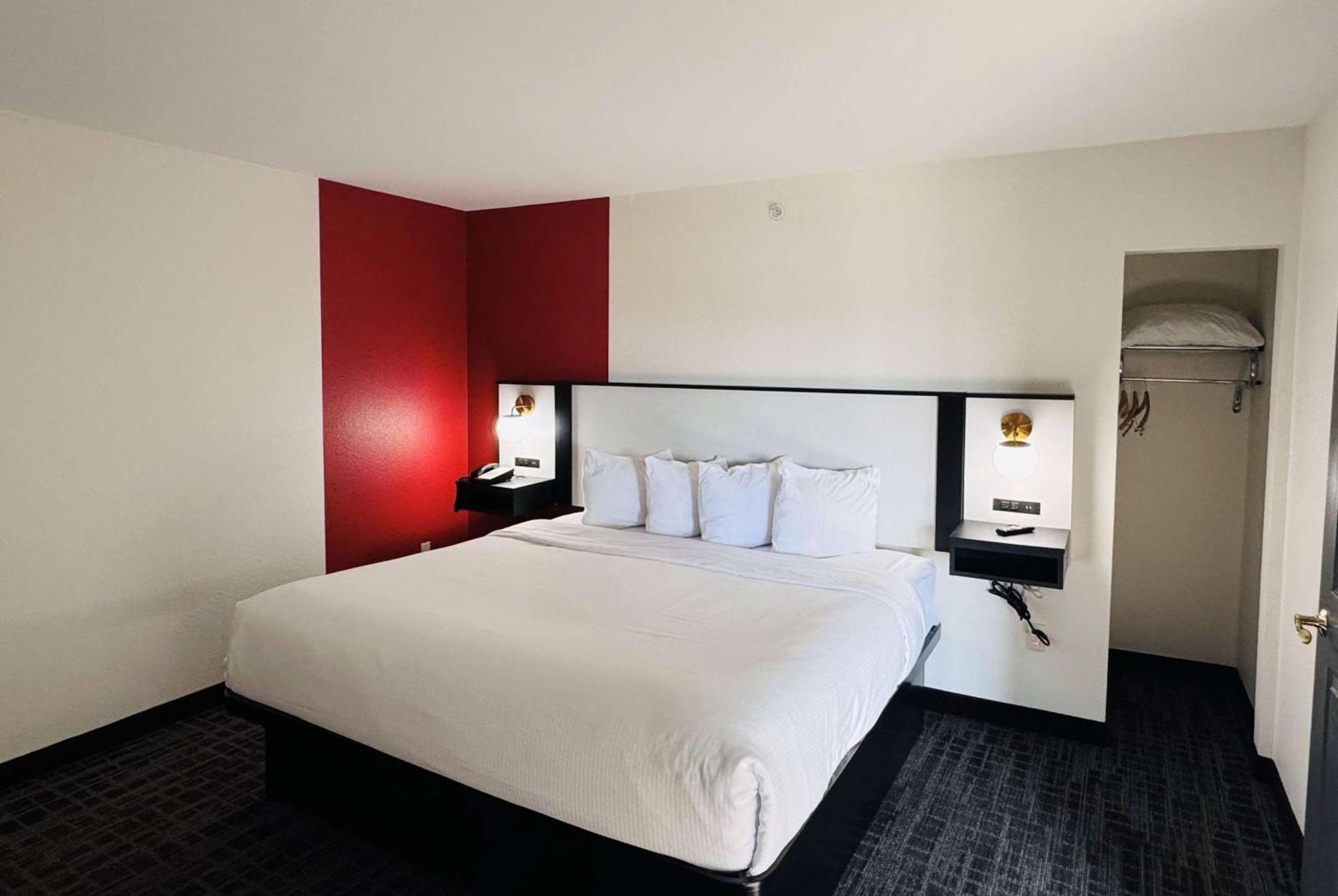 Ramada By Wyndham Sparta/At Speedway Exteriér fotografie