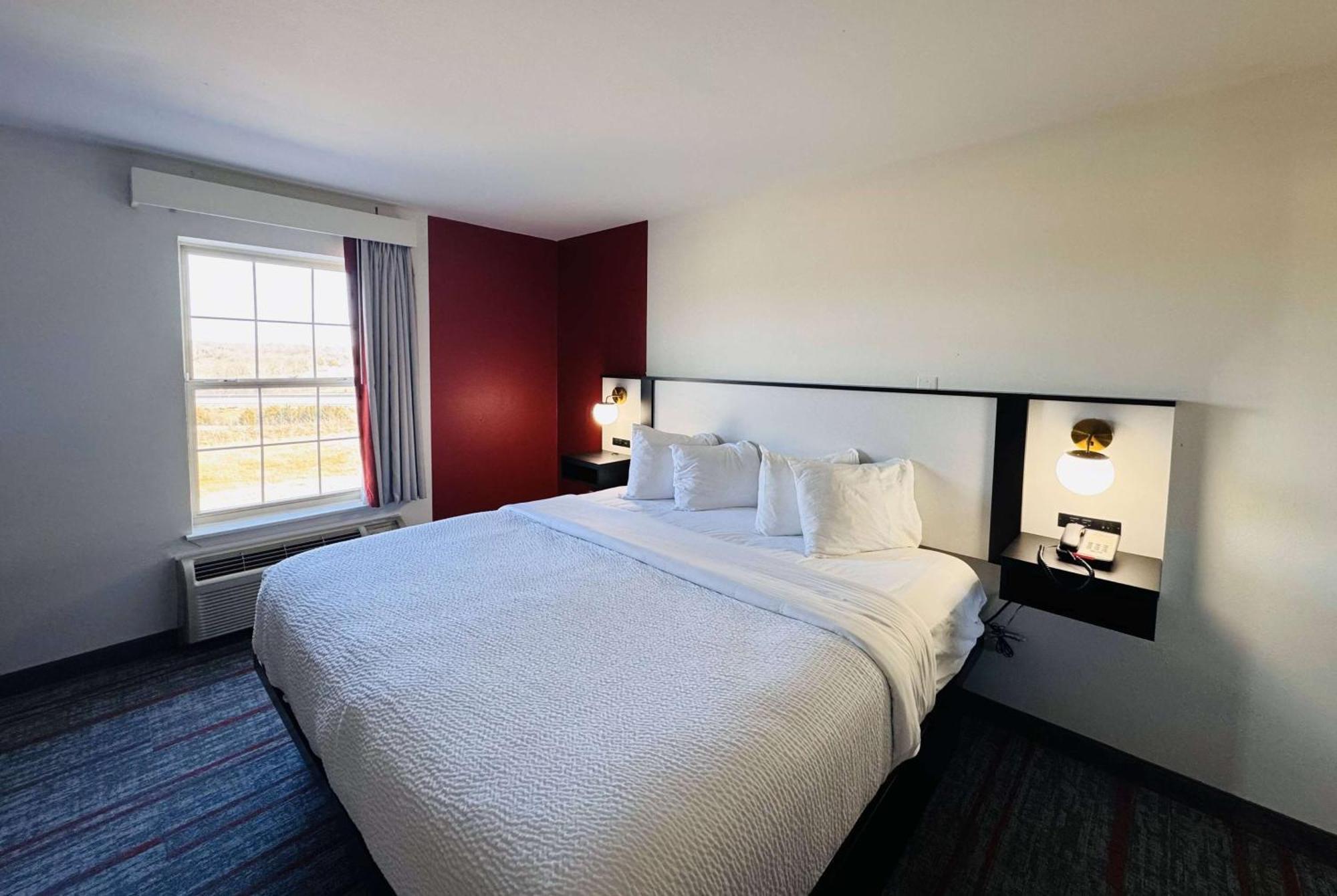 Ramada By Wyndham Sparta/At Speedway Exteriér fotografie